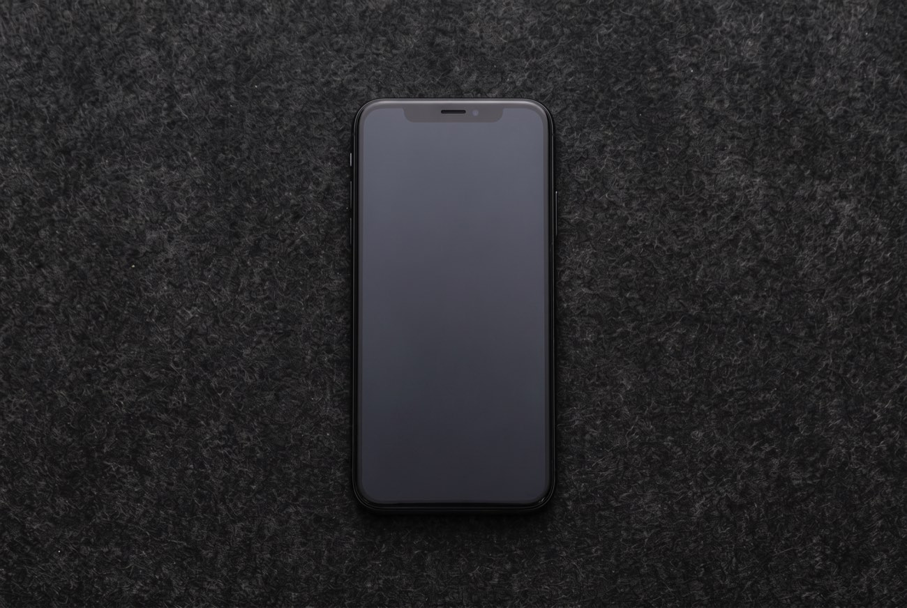 The same phone after repair, the display glass flawless.